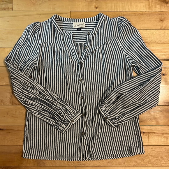 Striped Button-Up Blouse - Picture 5 of 11